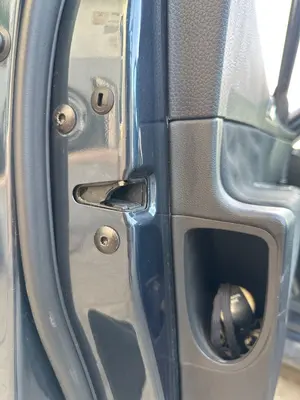 Foto de CERRADURA PUERTA DELANTERA IZQUIERDA VOLKSWAGEN PASSAT BERLINA (3C2) 2.0 TDI (140 CV / 103 KW) referencia 3C1837015B