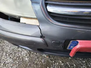 Foto de PARAGOLPES DELANTERO CITROEN C5 BERLINA 2.0 HDi (109 CV / 80 KW)
