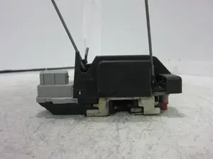 Foto de CERRADURA PUERTA TRASERA IZQUIERDA PEUGEOT 406 BERLINA (S1/S2) 3.0 V6 24V CAT (190 CV / 140 KW) foto 2