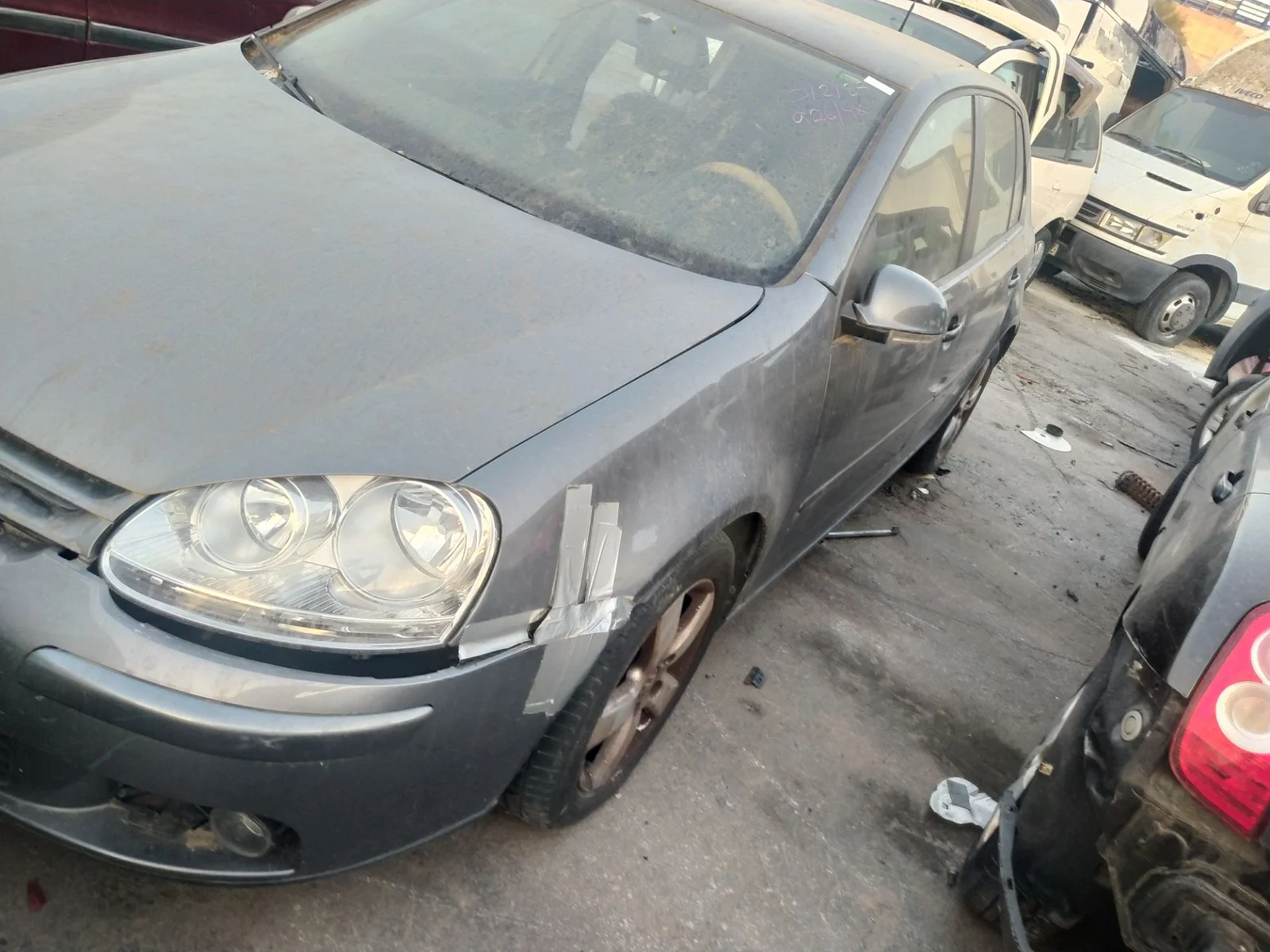 Foto de ALETA DELANTERA IZQUIERDA VOLKSWAGEN GOLF V (1K1)(10.2003) 1.9 TDI (105 CV / 77 KW) referencia 1K6821021A