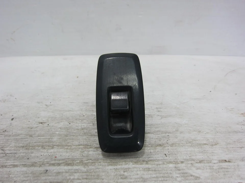 Foto de MANDO ELEVALUNAS DELANTERO DERECHO FORD RANGER (TKE) referencia UR5666370