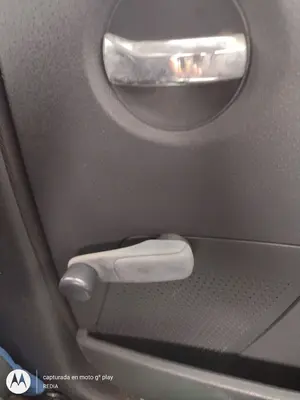 Foto de MANETA ELEVALUNAS TRASERA IZQUIERDA CITROEN C3 1.4 HDi (68 CV / 50 KW)