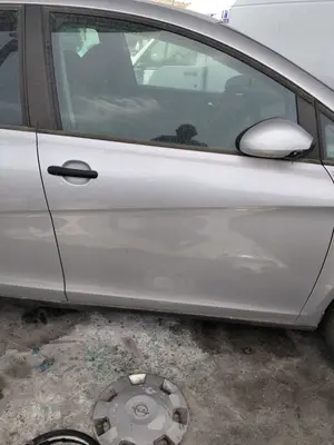 Foto de PUERTA DELANTERA DERECHA SEAT ALTEA (5P1) 1.9 TDI (105 CV / 77 KW) referencia 5P0831056A