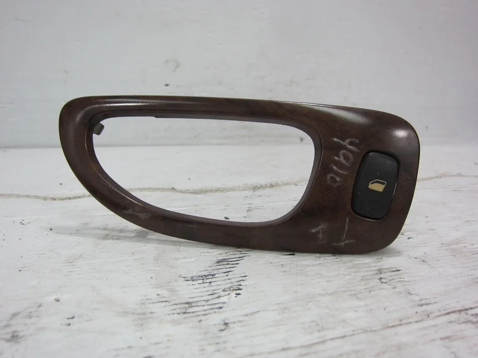 Foto de MANDO ELEVALUNAS TRASERO IZQUIERDO PEUGEOT 307 (S1)(04.2001) 1.6 16V CAT (109 CV / 80 KW) referencia 96360166XT