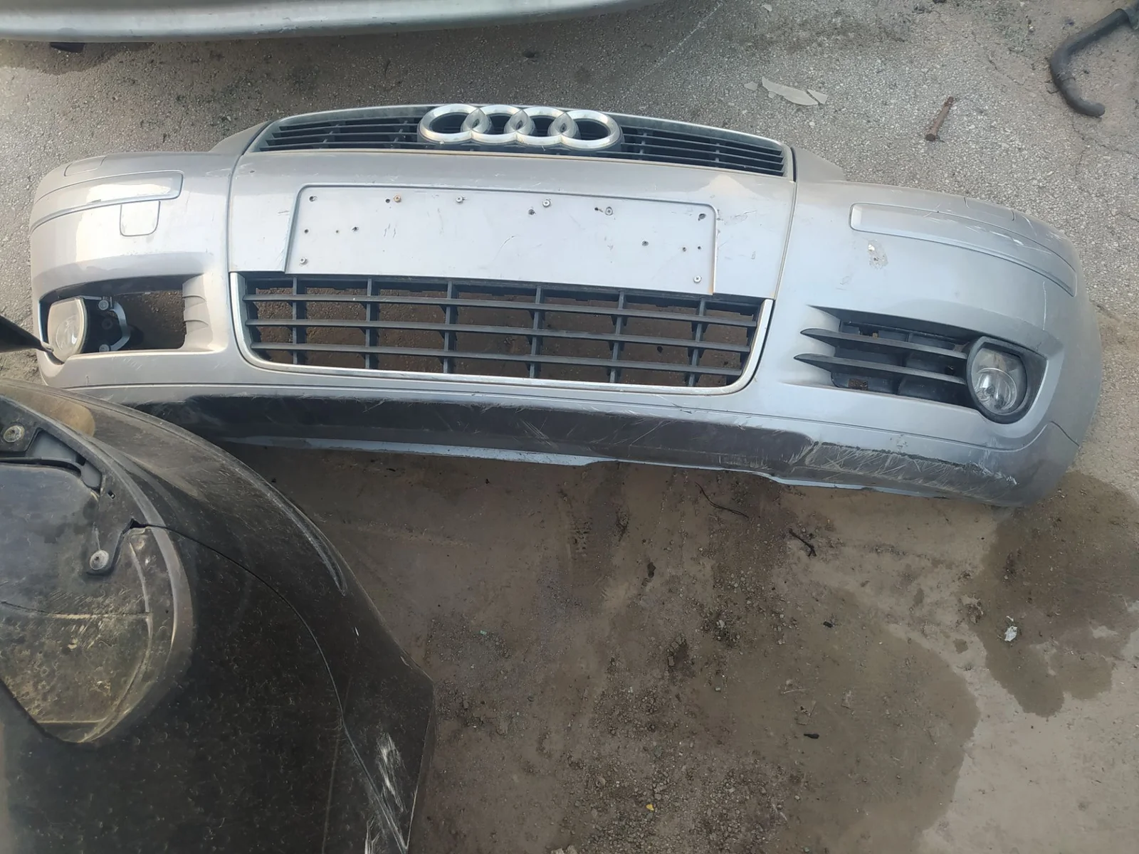 Foto de FARO ANTINIEBLA IZQUIERDO AUDI A3 (8P1) 2.0 TDI (140 CV / 103 KW) referencia 8P0941699A