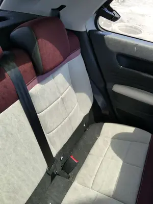 Foto de ASIENTOS TRASERO IZQUIERDO CITROEN C4 CACTUS 1.2 12V VTi (82 CV / 60 KW)