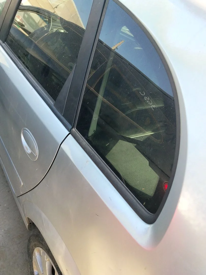 Foto de LUNA CUSTODIA TRASERA IZQUIERDA OPEL MERIVA 1.7 16V CDTI (101 CV / 74 KW)