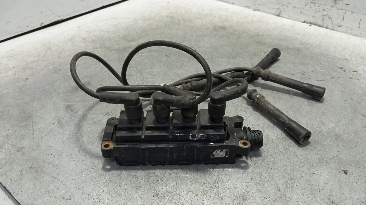 Foto de BOBINA ENCENDIDO BMW SERIE 3 BERLINA (E36) 1.8 CAT (M43) (116 CV / 85 KW) referencia 0221503005