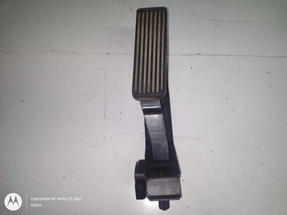Foto de PEDAL ACELERADOR MERCEDES-BENZ CLASE C (BM 203) FAMILIAR 2.7 CDI 20V CAT (170 CV / 125 KW) referencia 2033000704