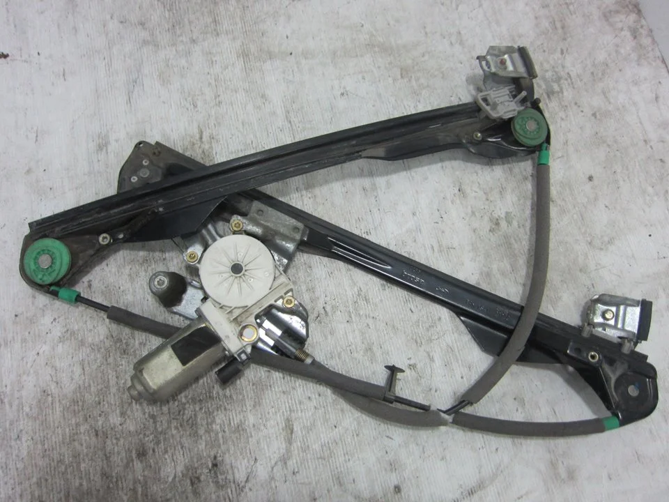 Foto de ELEVALUNAS DELANTERO DERECHO FORD FOCUS BERLINA (CAK) 1.8 TDDI Turbodiesel CAT (90 CV / 66 KW) referencia 119145103