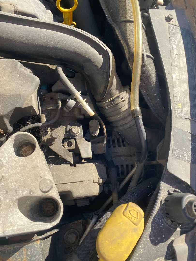 Foto de COMPRESOR AIRE ACONDICIONADO RENAULT CLIO III 1.5 dCi Diesel (68 CV / 50 KW)