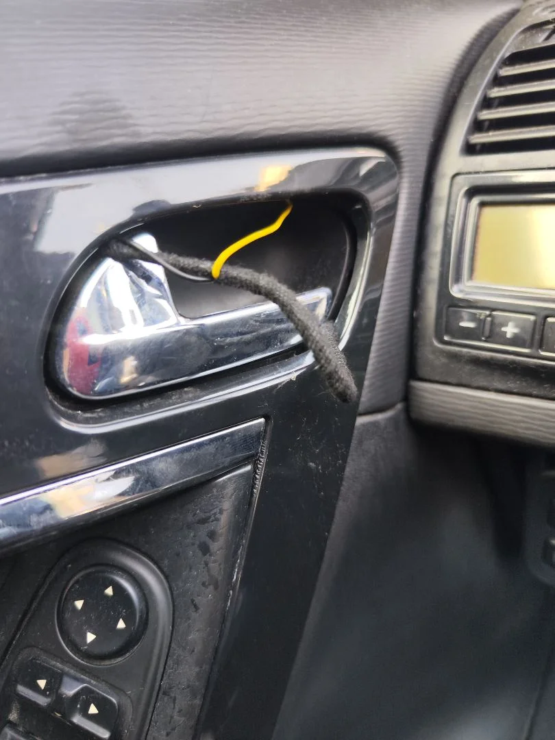 Foto de MANETA INTERIOR DELANTERA IZQUIERDA CITROEN GRAND C4 PICASSO 1.6 16V HDi FAP (109 CV / 80 KW)