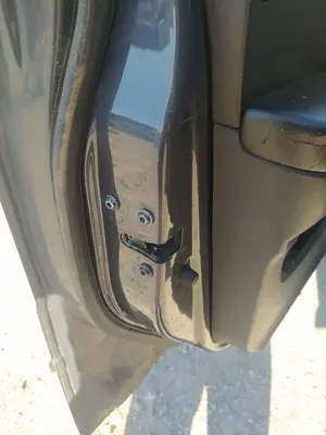 Foto de CERRADURA PUERTA DELANTERA IZQUIERDA SSANGYONG ACTYON 2.0 TD CAT (141 CV / 104 KW)