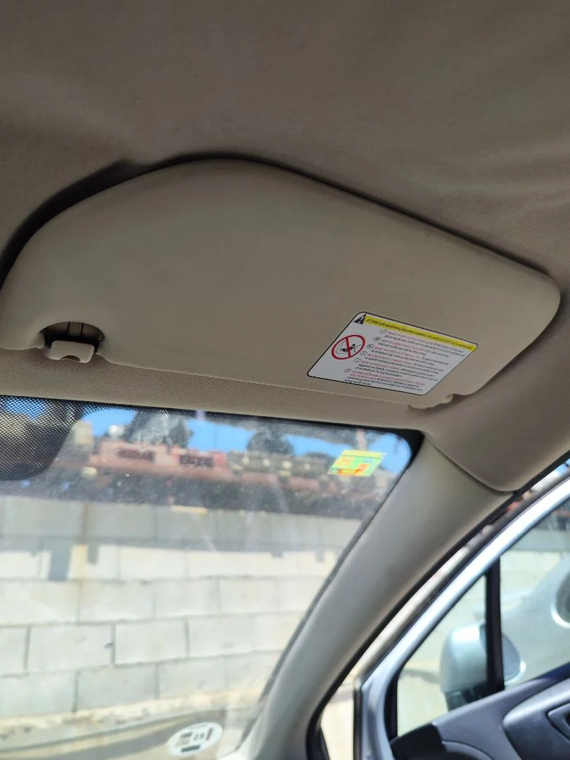 Foto de PARASOL DERECHO CITROEN C4 BERLINA 1.6 16V HDi (90 CV / 66 KW)