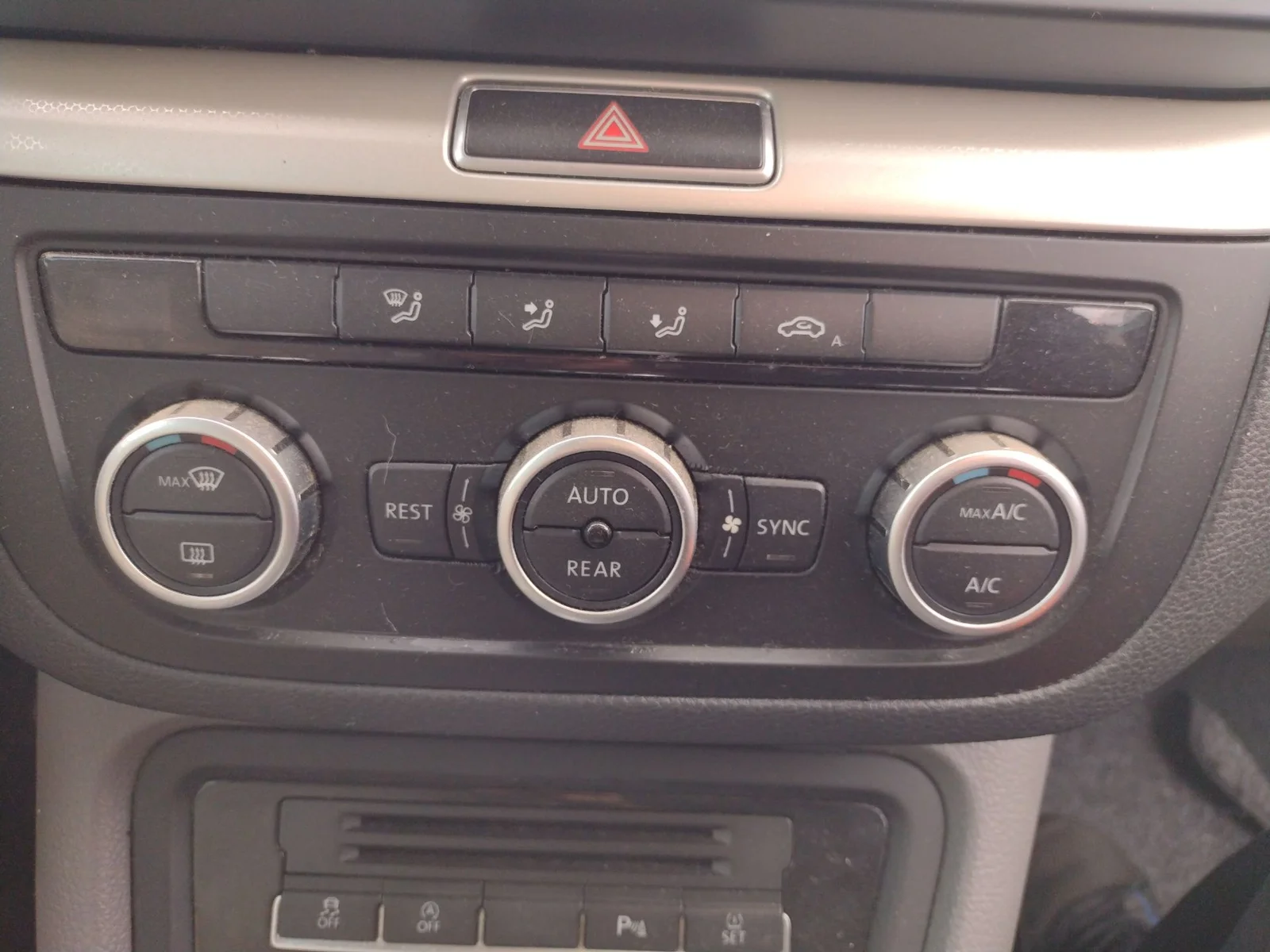 Foto de MANDO CALEFACCION / AIRE ACONDICIONADO SEAT ALHAMBRA (710) 2.0 TDI (140 CV / 103 KW)