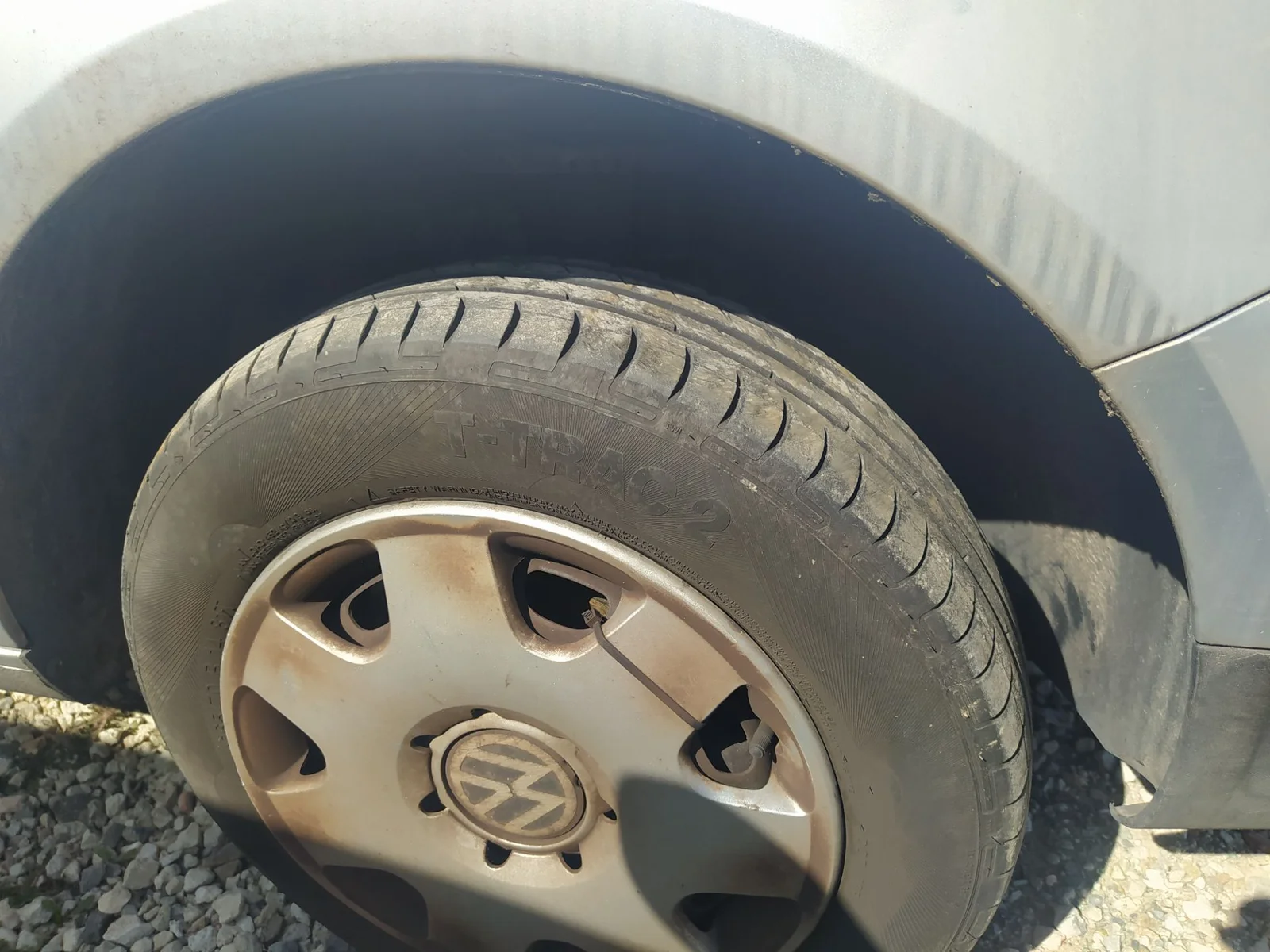 Foto de AMORTIGUADOR DELANTERO DERECHO VOLKSWAGEN FOX (5Z1)(04.2005) 1.4 (75 CV / 55 KW) referencia JZW413031G