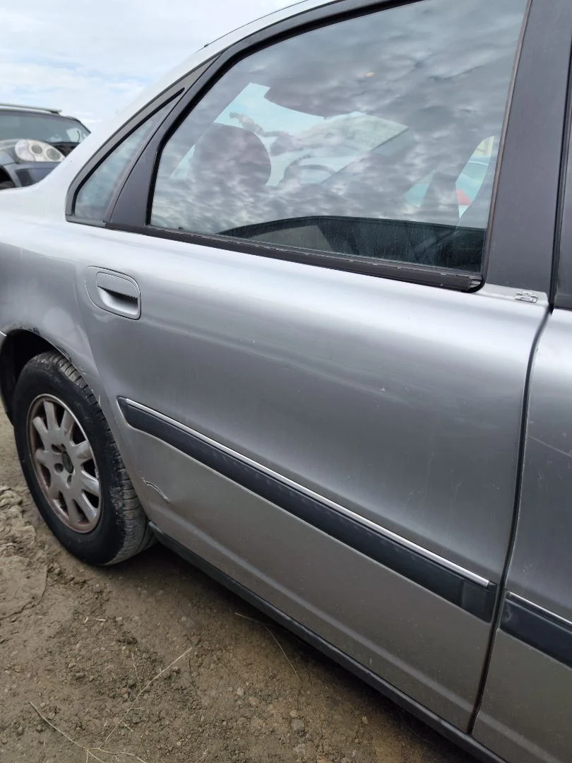 Foto de PUERTA TRASERA DERECHA VOLVO S80 BERLINA 2.4 CAT (140 CV / 103 KW)