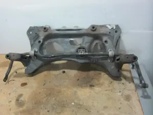 Foto de PUENTE DELANTERO VOLKSWAGEN GOLF VII BERLINA (BQ1/BE2) 1.6 TDI (116 CV / 85 KW) referencia 5Q0199315R foto 2