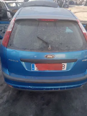 Foto de PORTON TRASERO FORD FOCUS BERLINA (CAP) 1.6 TDCi CAT (109 CV / 80 KW)
