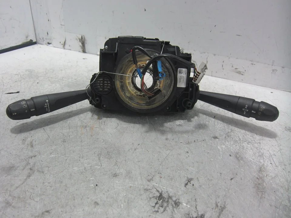Foto de MANDO MULTIFUNCION CITROEN C4 CACTUS 1.2 12V VTi (82 CV / 60 KW) referencia 0430770011