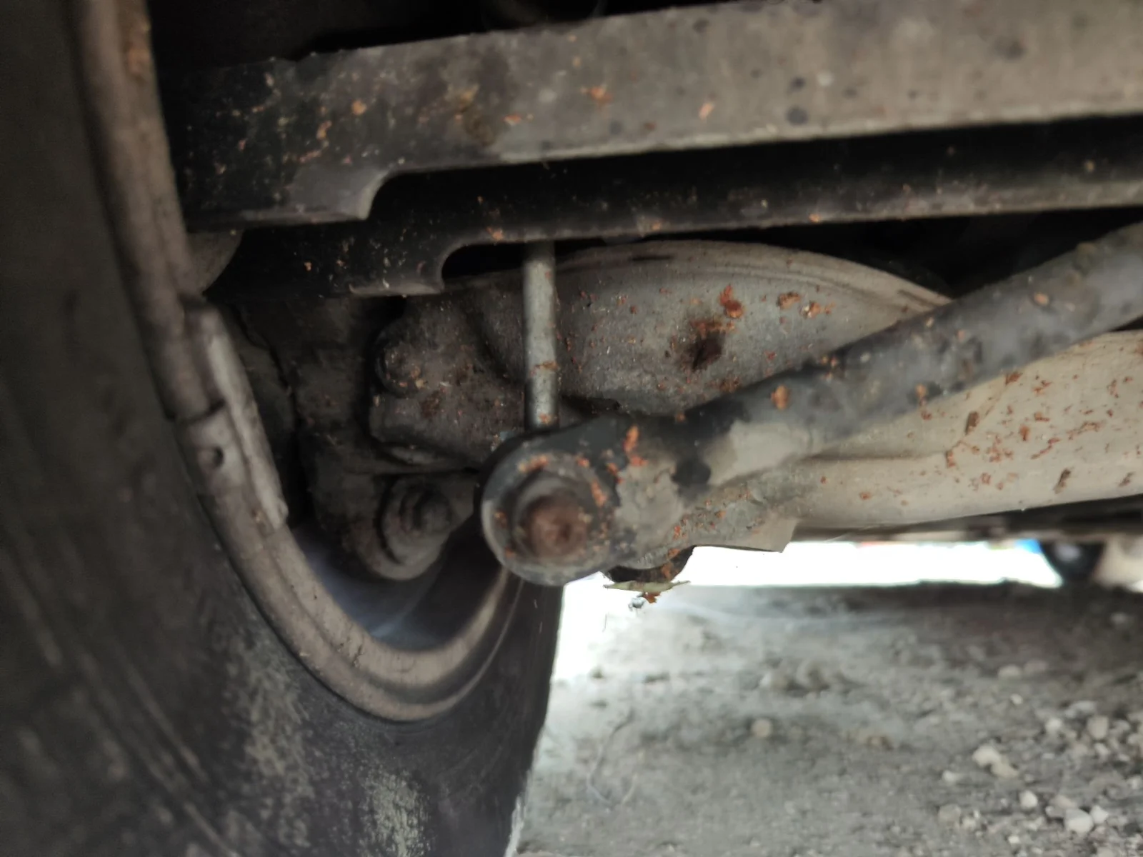 Foto de BRAZO SUSPENSION TRASERO IZQUIERDO VOLVO S80 BERLINA 2.4 CAT (140 CV / 103 KW)
