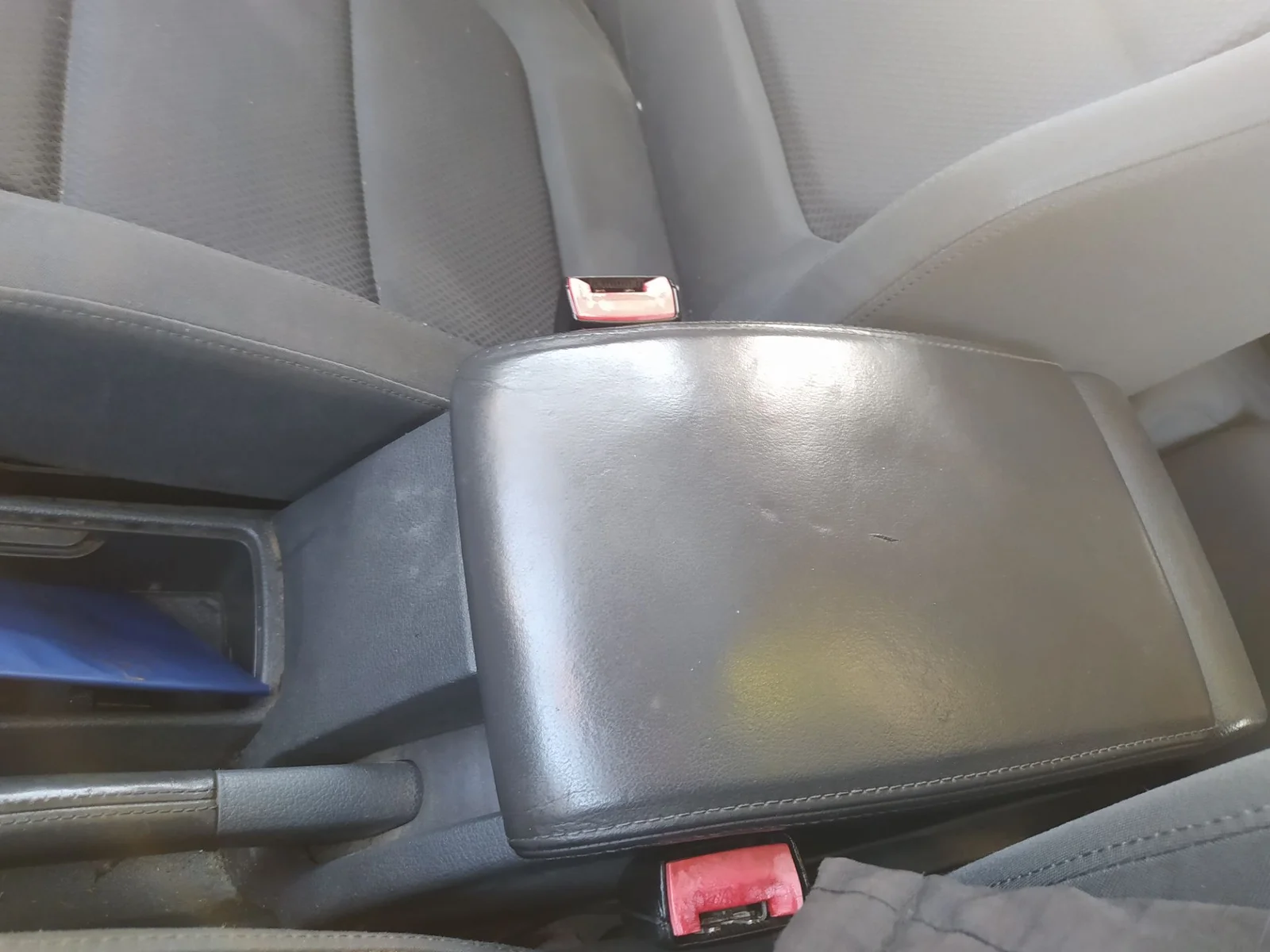Foto de APOYABRAZOS CENTRAL VOLKSWAGEN GOLF PLUS V (5M1) 1.9 TDI (105 CV / 77 KW)