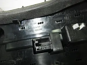 Foto de PILOTO TRASERO IZQUIERDO INTERIOR AUDI A3 SEDÁN (8VM) 2.0 16V TDI (150 CV / 110 KW) referencia 2SV01283701 foto 4