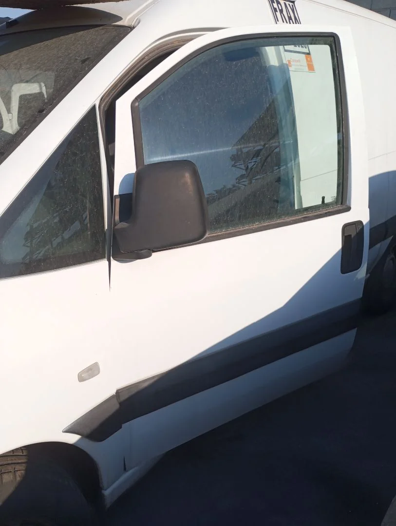 Foto de PUERTA DELANTERA IZQUIERDA FIAT I SCUDO (222) 2.0 JTD CAT (94 CV / 69 KW) referencia 9567236887