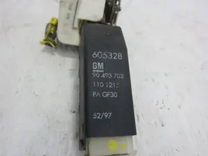 Foto de CERRADURA PUERTA DELANTERA DERECHA OPEL CORSA B 1.0 12V CAT (X 10 XE / LW3) (54 CV / 40 KW) referencia 90493702 foto 4