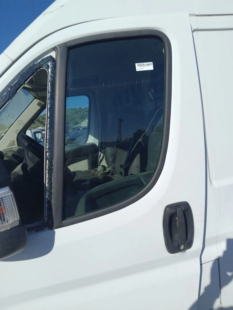 Foto de LUNA DELANTERA IZQUIERDA FIAT DUCATO 3 MAXI FURGÓN TS 35 (295) 2.3 JTD CAT (148 CV / 109 KW) referencia 46864291