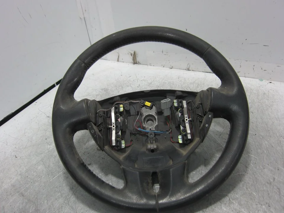 Foto de VOLANTE RENAULT ESPACE IV (JK0) 2.0 16V (136 CV / 100 KW) referencia 8200284545