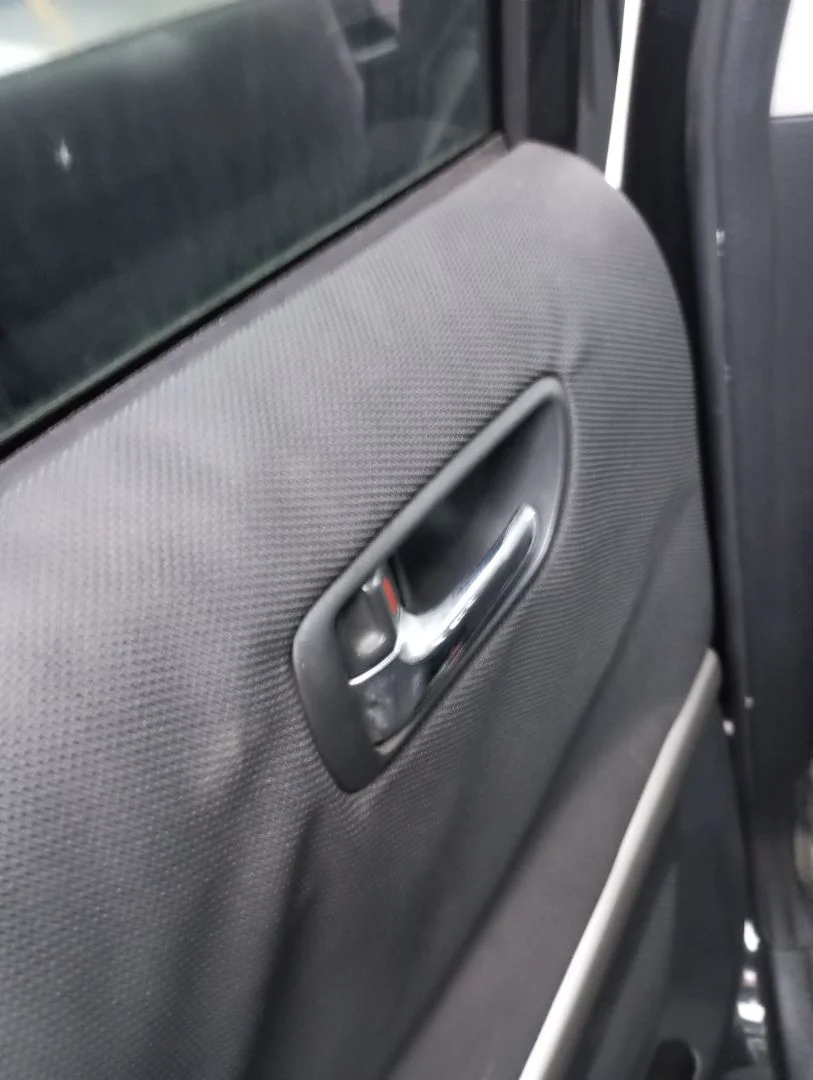 Foto de MANETA INTERIOR TRASERA IZQUIERDA TOYOTA COROLLA VERSO (R1) 2.2 Turbodiesel CAT (136 CV / 100 KW)