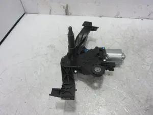 Foto de MOTOR LIMPIA TRASERO OPEL CORSA E 1.4 (90 CV / 66 KW) referencia 0390205106 foto 4