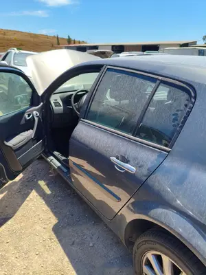 Foto de GUARNECIDO PUERTA DELANTERA IZQUIERDA RENAULT MEGANE II BERLINA 5P 1.4 16V (98 CV / 72 KW) referencia 8200368811