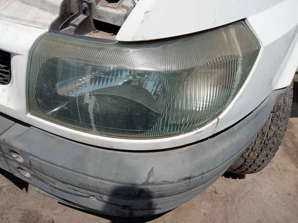 Foto de FARO IZQUIERDO FORD TRANSIT CAJA ABIERTA (FY) 2.4 TDE CAT (125 CV / 92 KW)