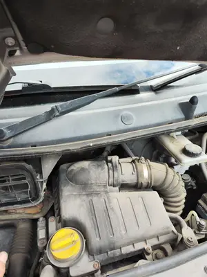 Foto de BRAZO LIMPIA DELANTERO IZQUIERDO OPEL VIVARO FURGÓN/COMBI 2.0 16V CDTI (114 CV / 84 KW)