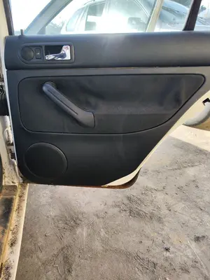 Foto de GUARNECIDO PUERTA TRASERA DERECHA VOLKSWAGEN GOLF IV BERLINA (1J1)(10.1997) 2.0  (116 CV / 85 KW)