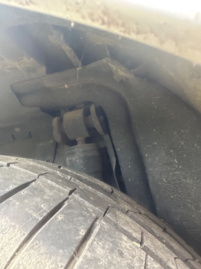 Foto de PASO RUEDA TRASERO DERECHO RENAULT LAGUNA II (BG0) 2.0 (135 CV / 99 KW)