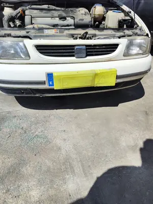 Foto de PARAGOLPES DELANTERO SEAT IBIZA (6K1) 1.4  (60 CV / 44 KW)