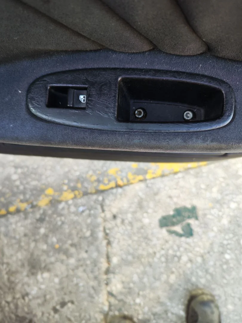 Foto de MANDO ELEVALUNAS DELANTERO DERECHO ALFA ROMEO 159 (140) 1.9 JTD (M) 16V CAT (150 CV / 110 KW) referencia 156077485