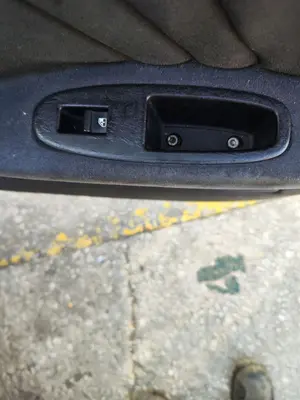 Foto de MANDO ELEVALUNAS DELANTERO DERECHO ALFA ROMEO 159 (140) 1.9 JTD (M) 16V CAT (150 CV / 110 KW) referencia 156077485