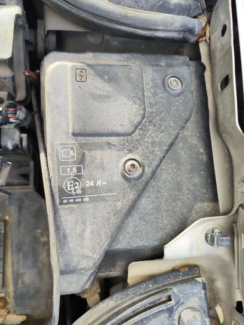 Foto de CAJA PRECALENTAMIENTO RENAULT MEGANE II COUPE/CABRIO 1.5 dCi Diesel (106 CV / 78 KW)