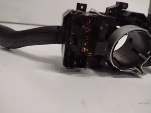Foto de MANDO MULTIFUNCION AUDI A6 AVANT (4B5) 2.5 V6 24V TDI (150 CV / 110 KW) referencia 8L0953513J foto 4