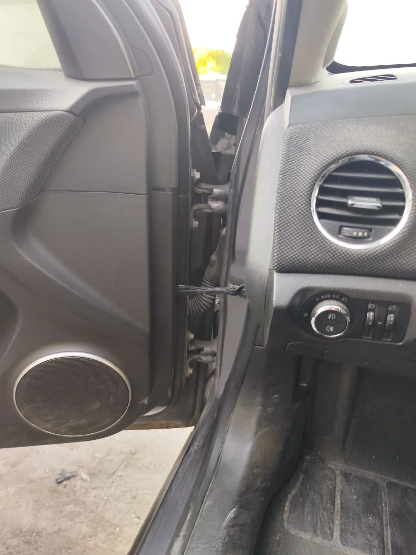 Foto de RETENEDOR PUERTA CHEVROLET CRUZE 2.0 Diesel CAT (163 CV / 120 KW) referencia 95103842