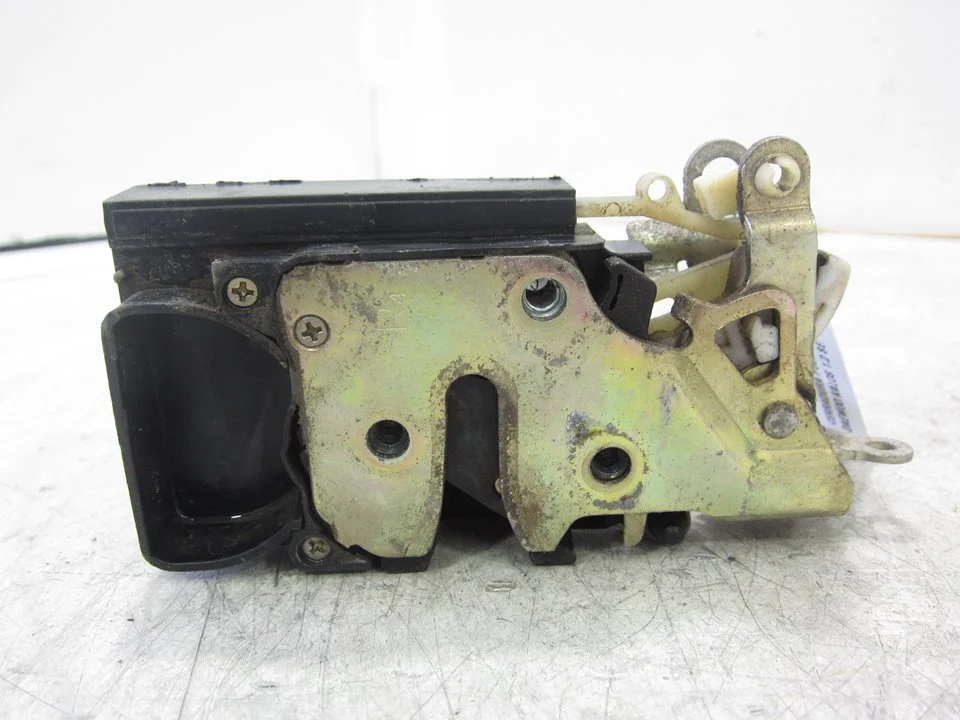 Foto de CERRADURA PUERTA DELANTERA DERECHA DAEWOO KALOS 1.2 CAT (72 CV / 53 KW)