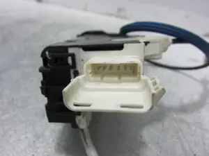 Foto de CERRADURA PUERTA TRASERA IZQUIERDA PEUGEOT 407 2.0 16V HDi FAP CAT (RHR / DW10BTED4) (136 CV / 100 KW) referencia 9681337180 foto 2