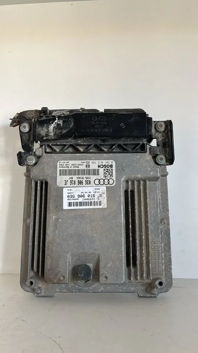 Foto de CENTRALITA MOTOR UCE AUDI A4 ALLROAD QUATTRO (8KH) referencia 03G 906 016 JE