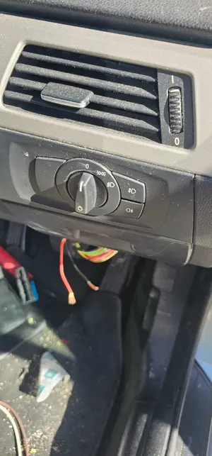 Foto de MANDO LUCES BMW SERIE 3 BERLINA (E90) 2.0 CAT (129 CV / 95 KW)