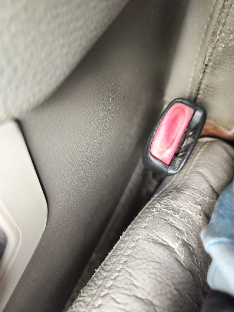 Foto de ENGANCHE CINTURON DELANTERO IZQUIERDO VOLVO S80 BERLINA 2.4 Diesel (131 CV / 96 KW)