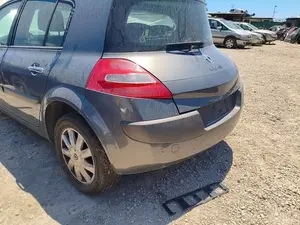 Foto de PARAGOLPES TRASERO RENAULT MEGANE II BERLINA 5P 1.4 16V (98 CV / 72 KW) referencia 850108566R foto 2
